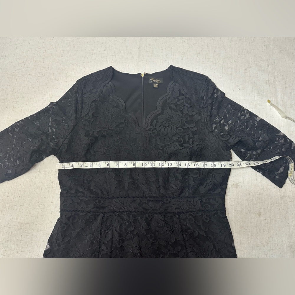 💜Black Lace Midi Dress with Scalloped Hem - Picture 8 of 13